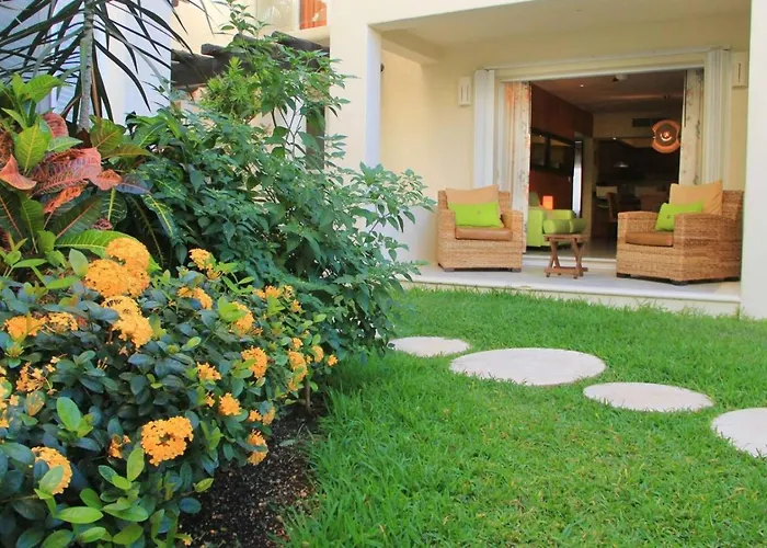Ground Floor Condo, Steps From Coco And 5th Av Apartment *