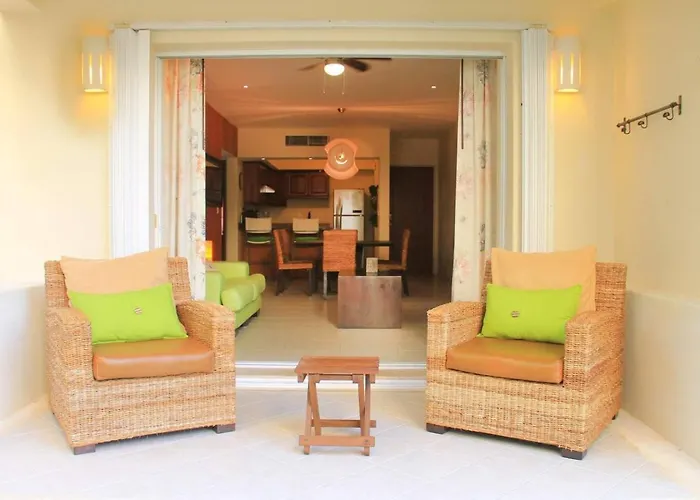 Ground Floor Condo, Steps From Coco And 5th Av