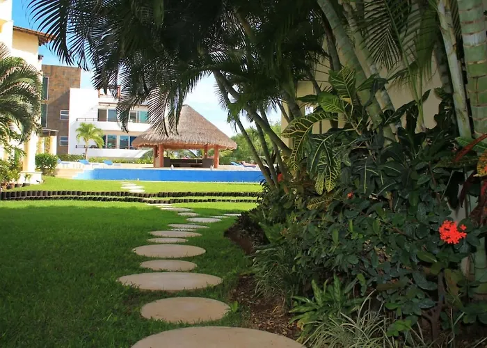 Ground Floor Condo, Steps From Coco And 5th Av * Playa del Carmen