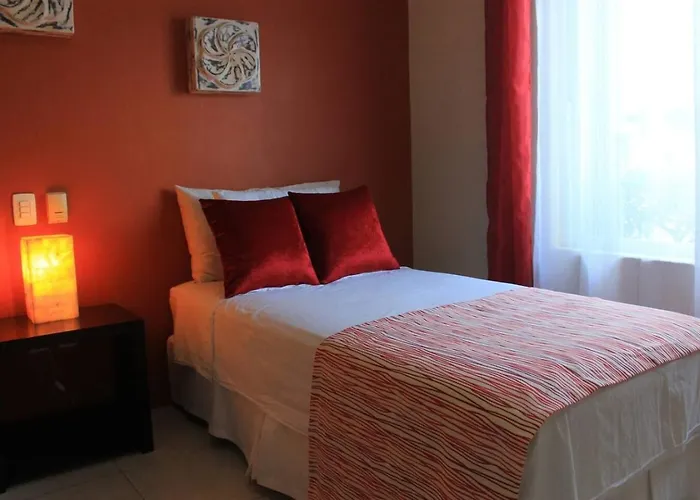 Apartment Ground Floor Condo, Steps From Coco And 5th Av *